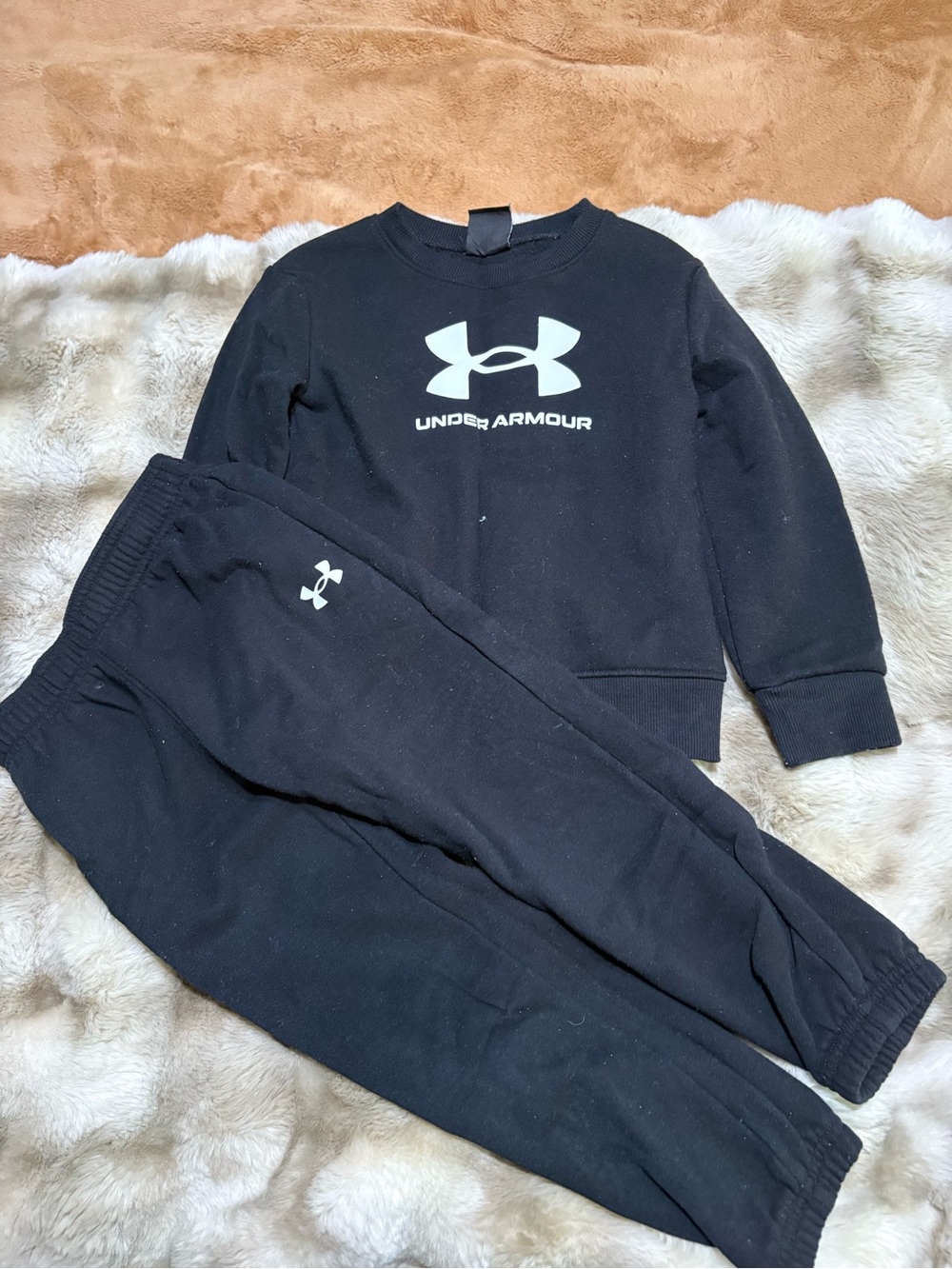 TODDLER BOYS UNDER ARMOUR SWEATSUIT SIZE 4T